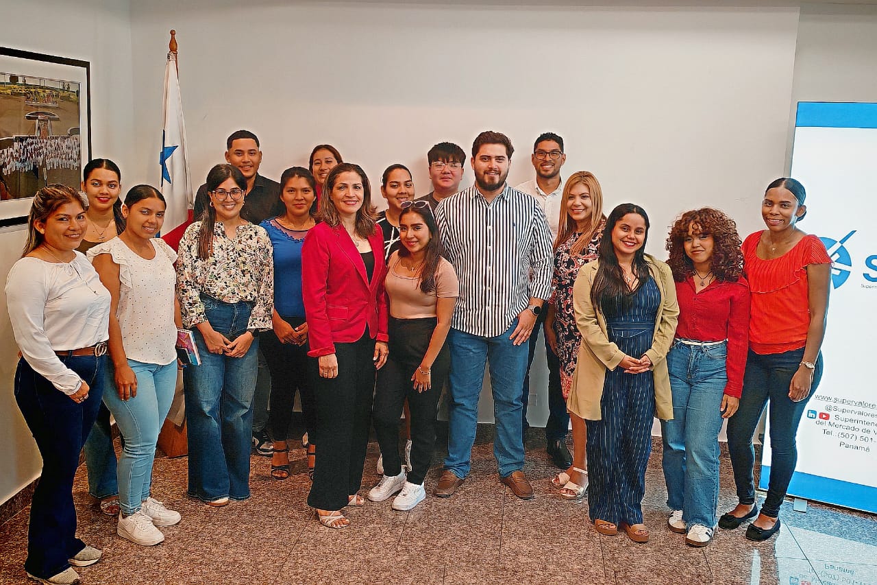 Gira Educativa a la Superintendencia del Mercado de Valores de Panamá