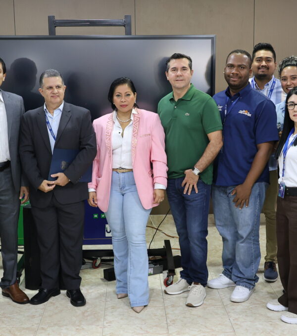 Feria “UMECIT en Movimiento: Emprendimiento y Bienestar”