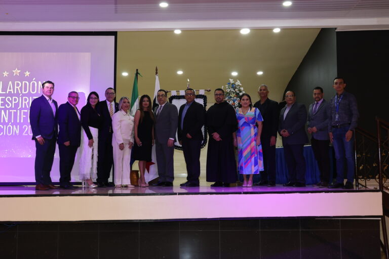 INVITADOS ESPECIALES