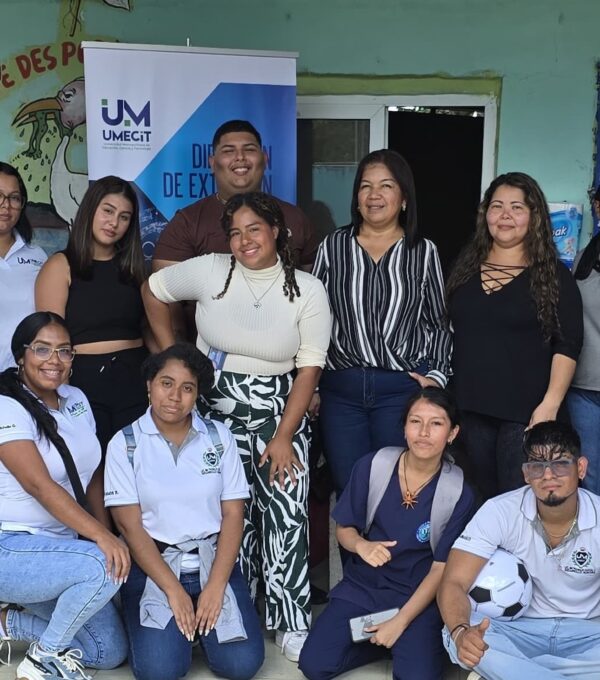 Uniendo generaciones: estudiantes, adultos mayores del Proyecto Edad Dorada comparten jornada de vinculación social