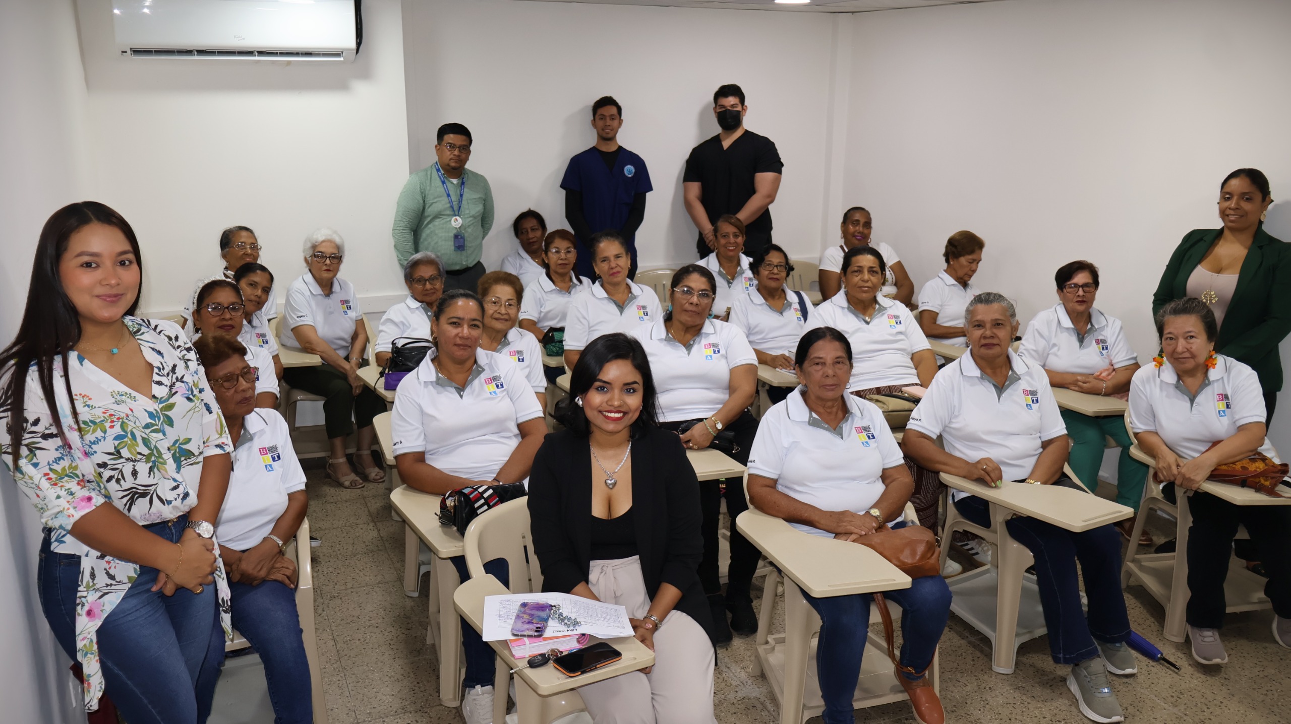 UMECIT La Chorrera fortalece la vinculación social con el proyecto “Edad Dorada”