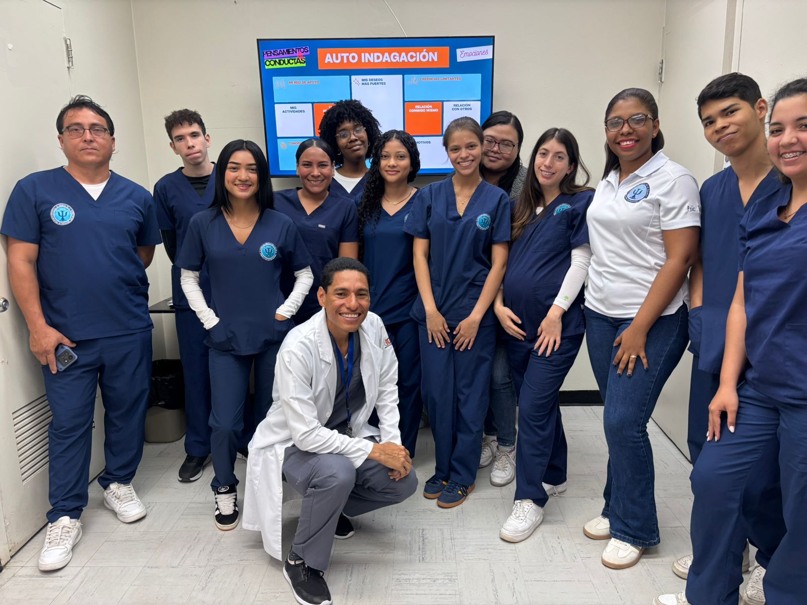 Estudiantes de Psicología de UMECIT fortalecen su formación con visita académica al Instituto Oncológico Nacional