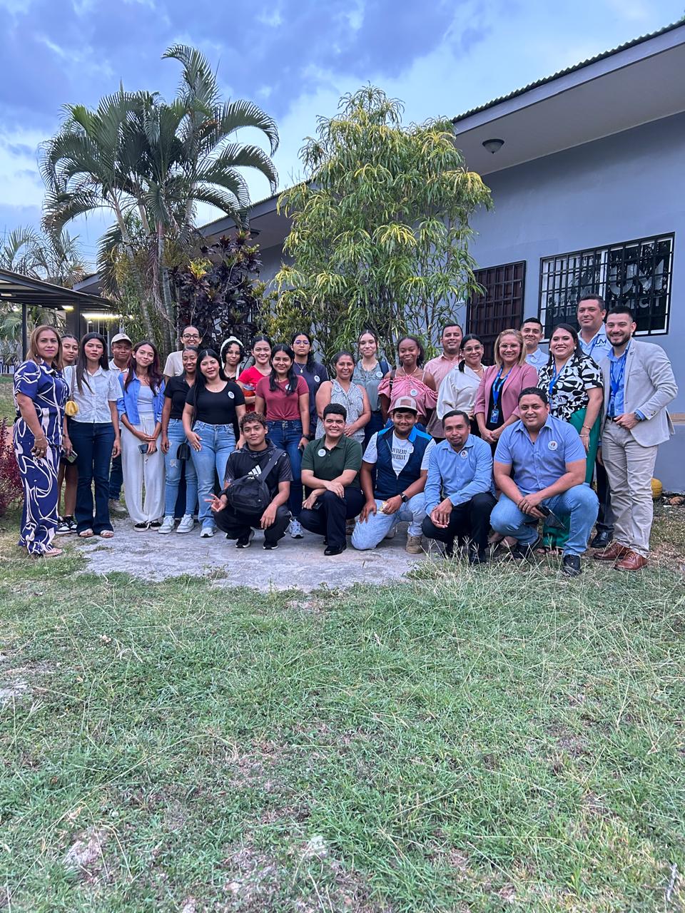 Compromiso social con inducción al voluntariado “Manos que Transforman”