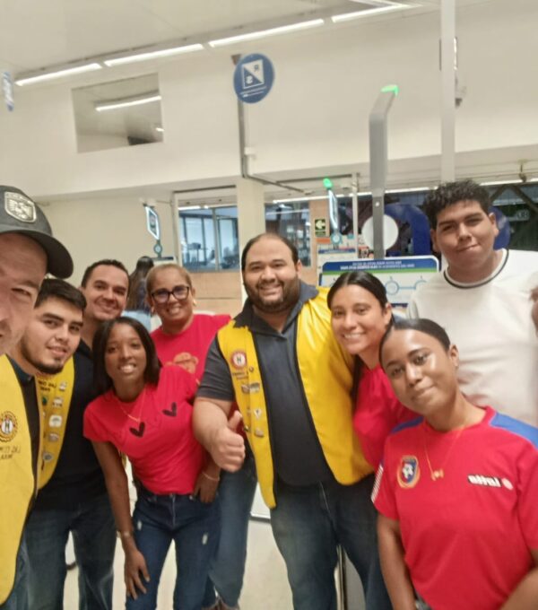 Estudiantes de Trabajo Social participan en jornada solidaria como parte de las Buenas Acciones UMECIT
