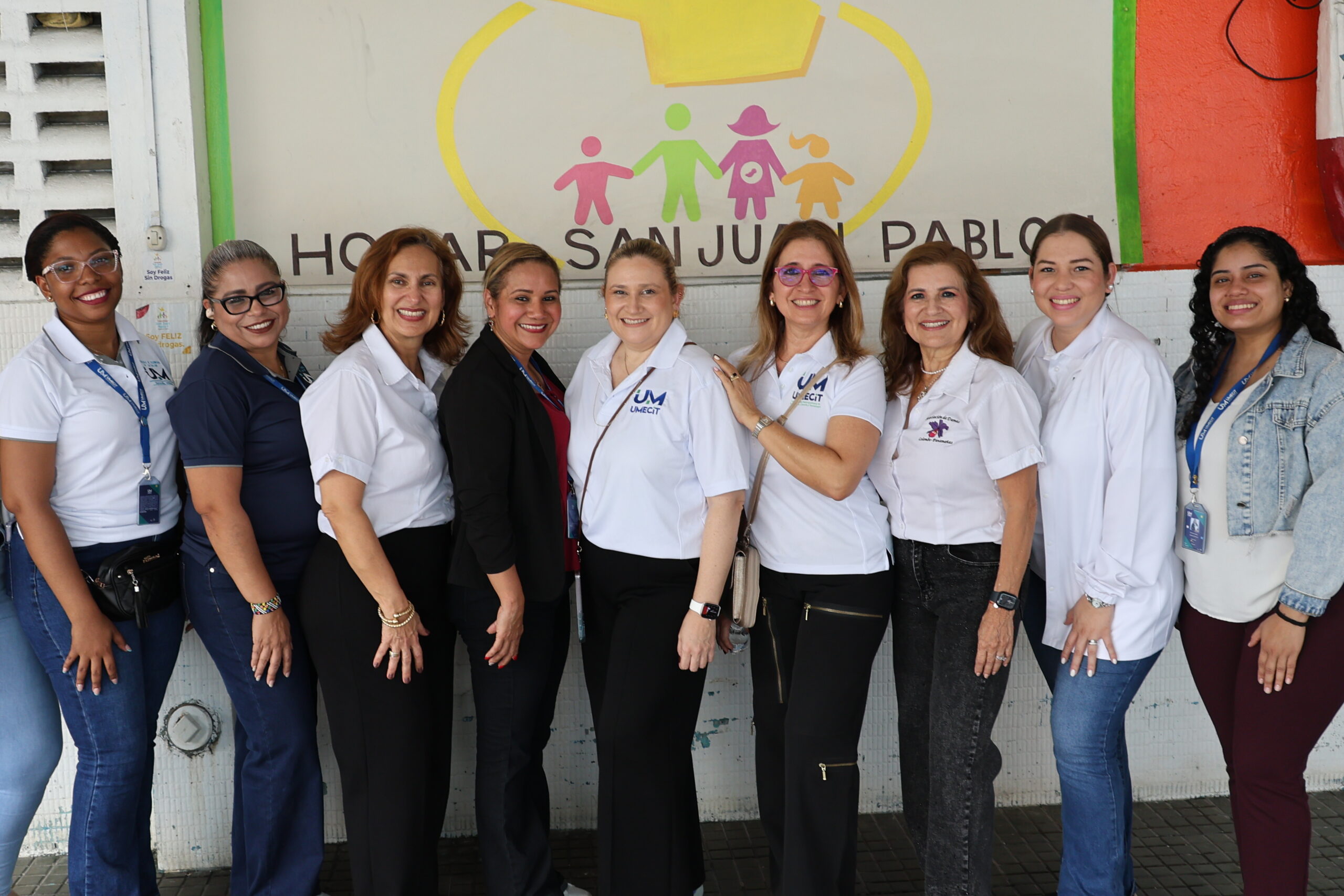 UMECIT entrega donaciones al Hogar Juan Pablo II gracias a lo recaudado en la XIII Feria de la Salud 2025
