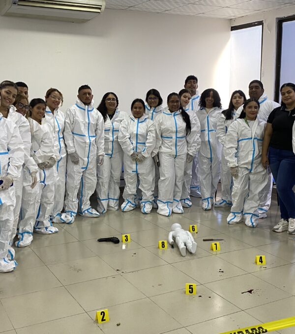 Taller fortalece competencias forenses de estudiantes de Criminalística y Ciencias Forenses en UMECIT La Chorrera