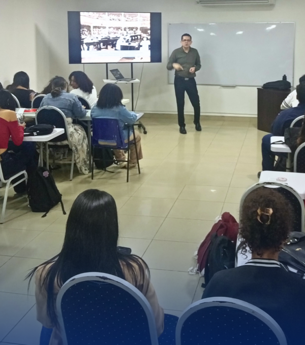 Alfabetización constitucional fortalece la formación cívica de estudiantes de UMECIT en La Chorrera