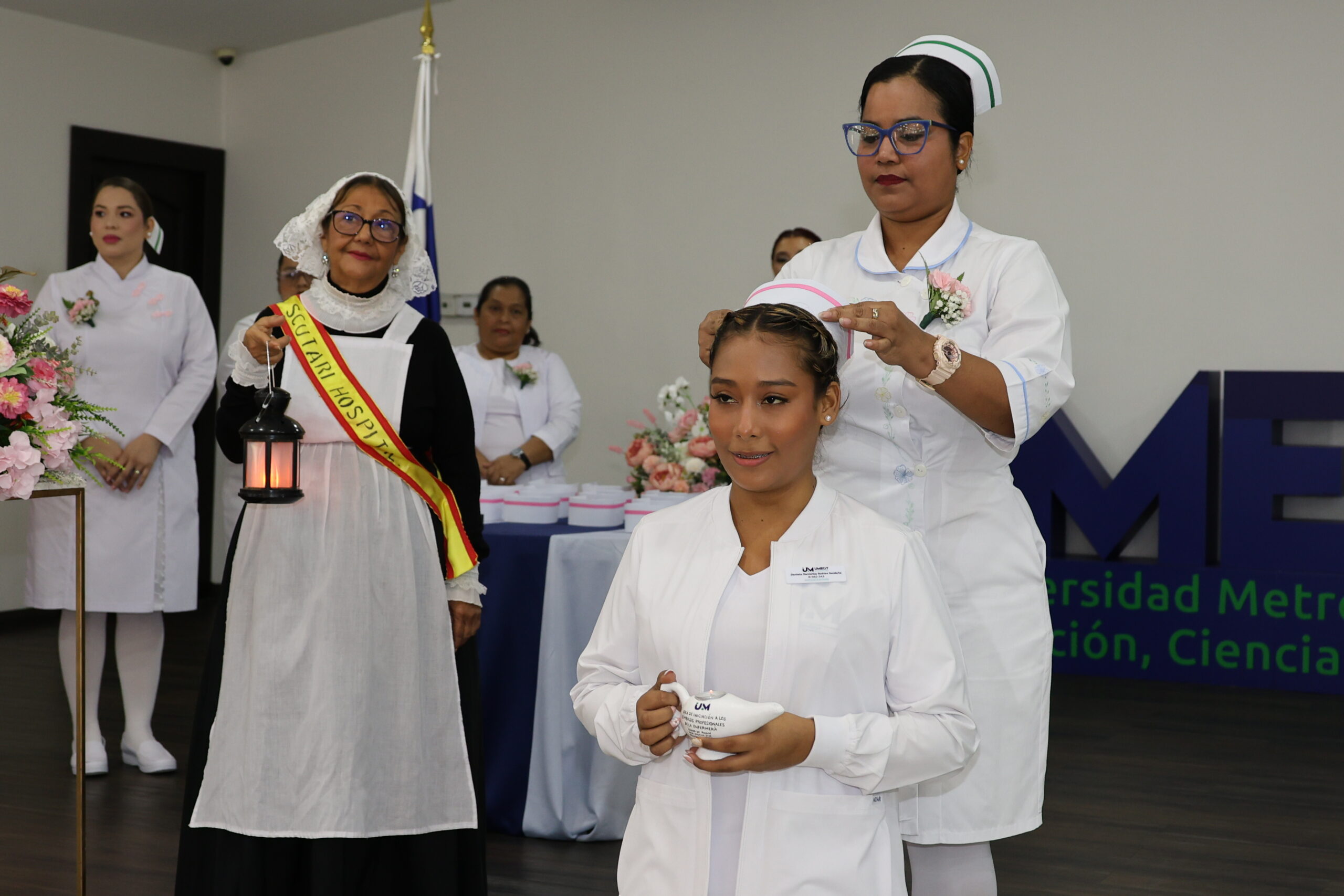 Estudiantes vivieron la emotiva Gala de Iniciación a los Simbolismos de Enfermería
