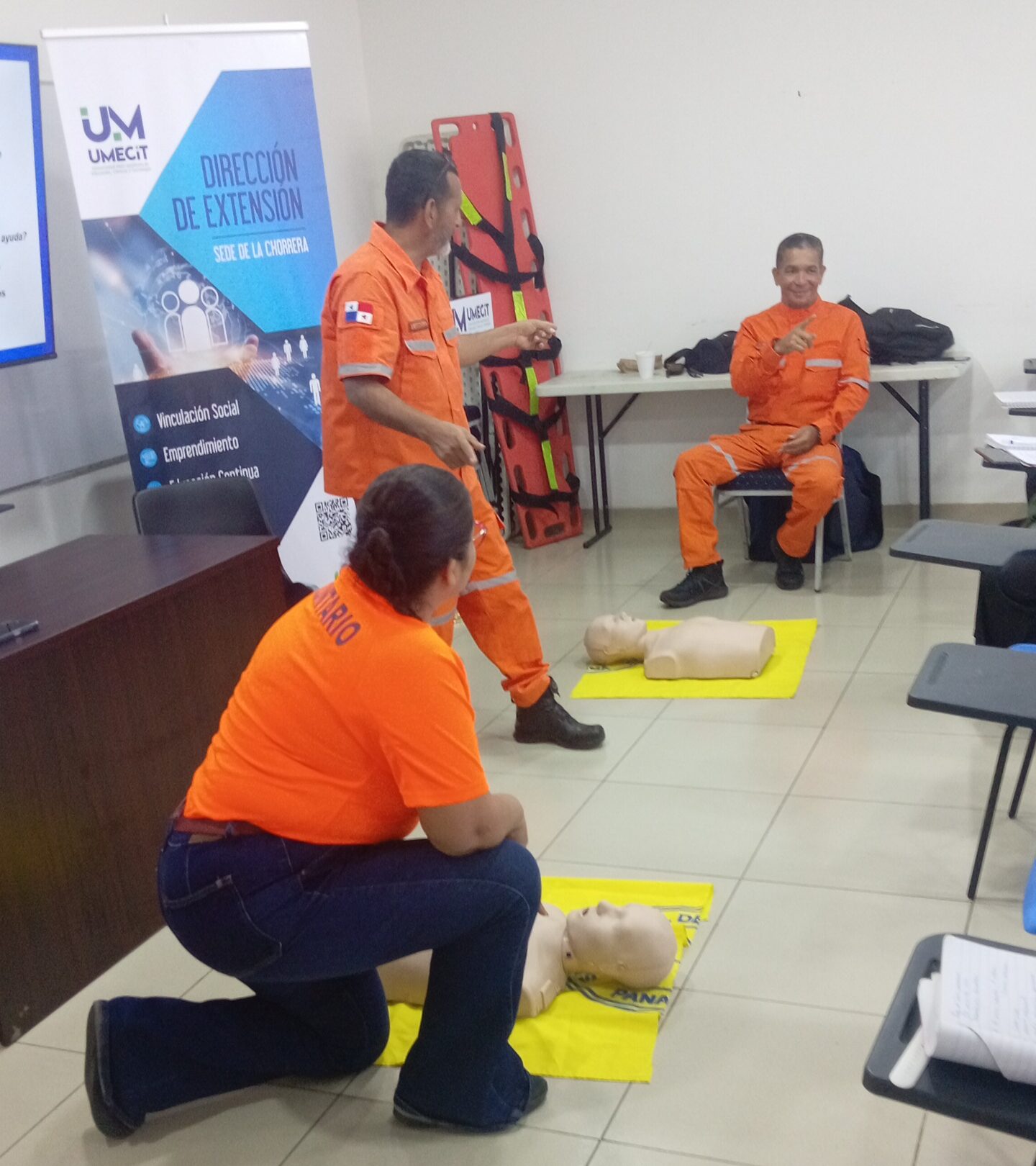 UMECIT fortalece su Equipo de Emergencias con capacitación en primeros auxilios impartida por SINAPROC