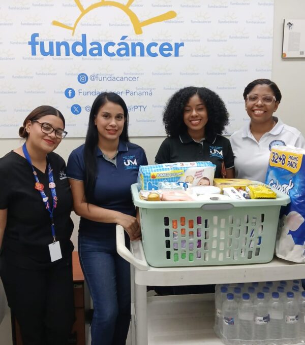 Promoción 2023 de Psicología General de UMECIT realiza donación a FUNDACÁNCER como cierre de la conmemoración del Día del Psicólogo