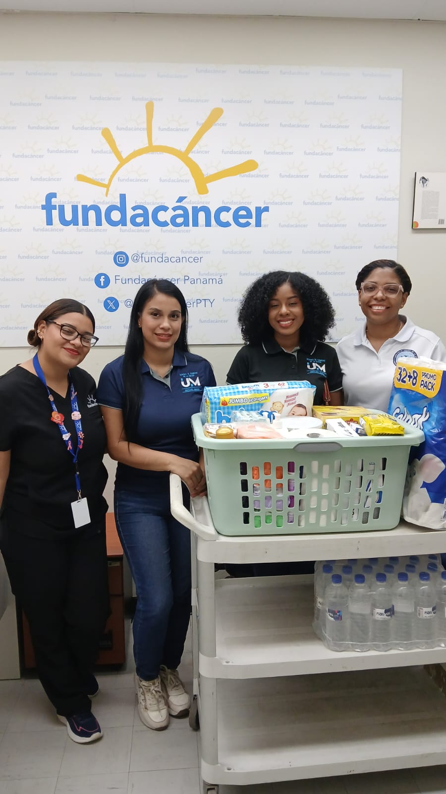 Promoción 2023 de Psicología General de UMECIT realiza donación a FUNDACÁNCER como cierre de la conmemoración del Día del Psicólogo