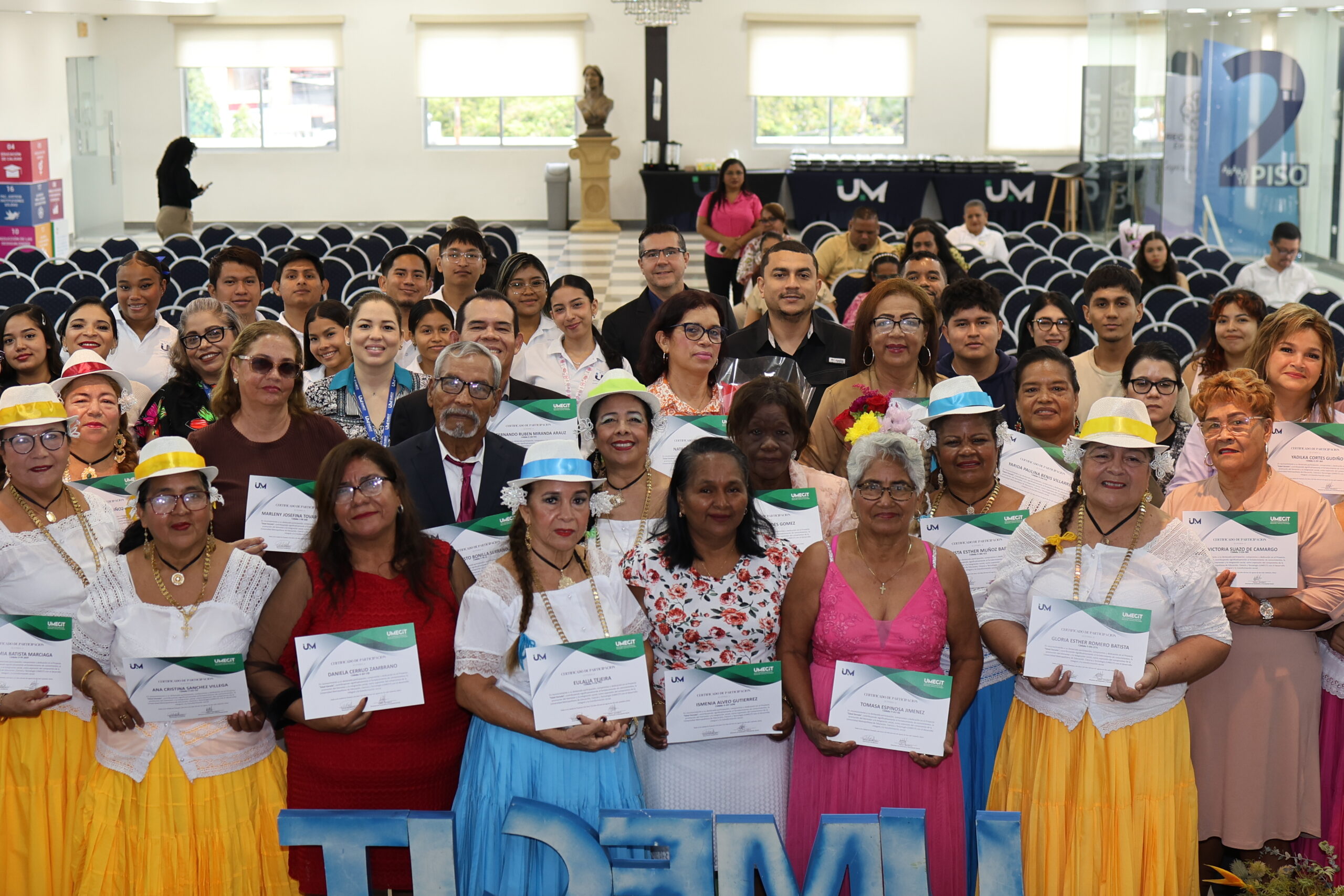 Culmina la 4.ª edición del Programa “Edad Dorada” con la certificación de adultos mayores participantes