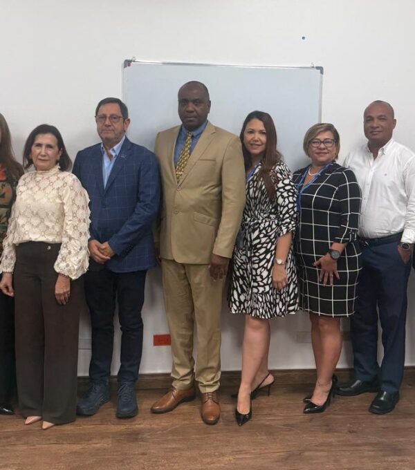 UMECIT e IMELCF fortalecen su alianza estratégica para impulsar la formación e investigación en Ciencias Forenses