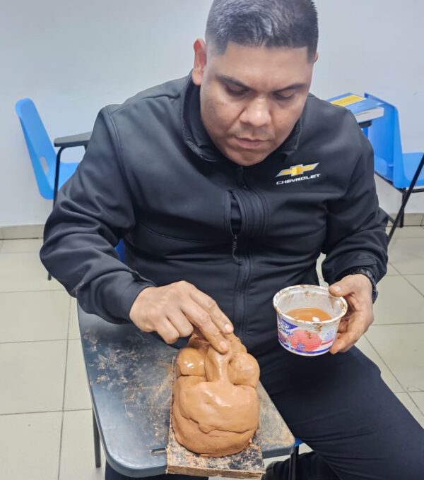 UMECIT Sede Chitré impulsa la preservación de las máscaras tradicionales panameñas