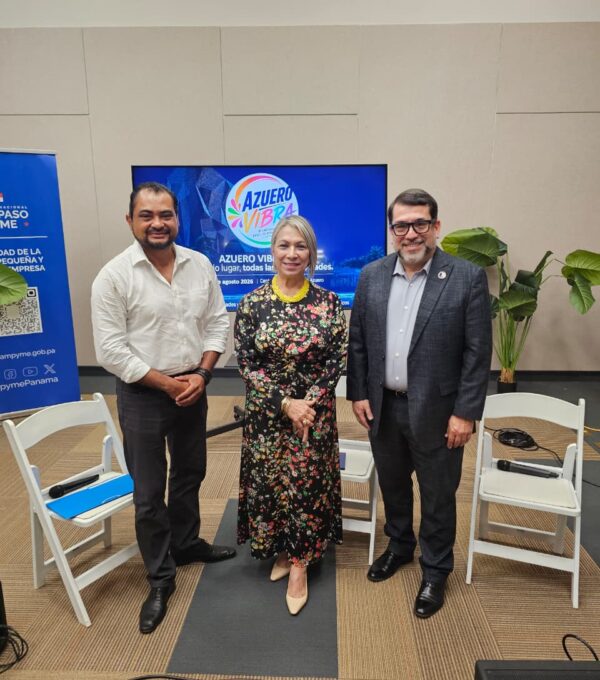 La Sede Chitré fortalece su vinculación regional con su participación en Azuero Vibra 2026